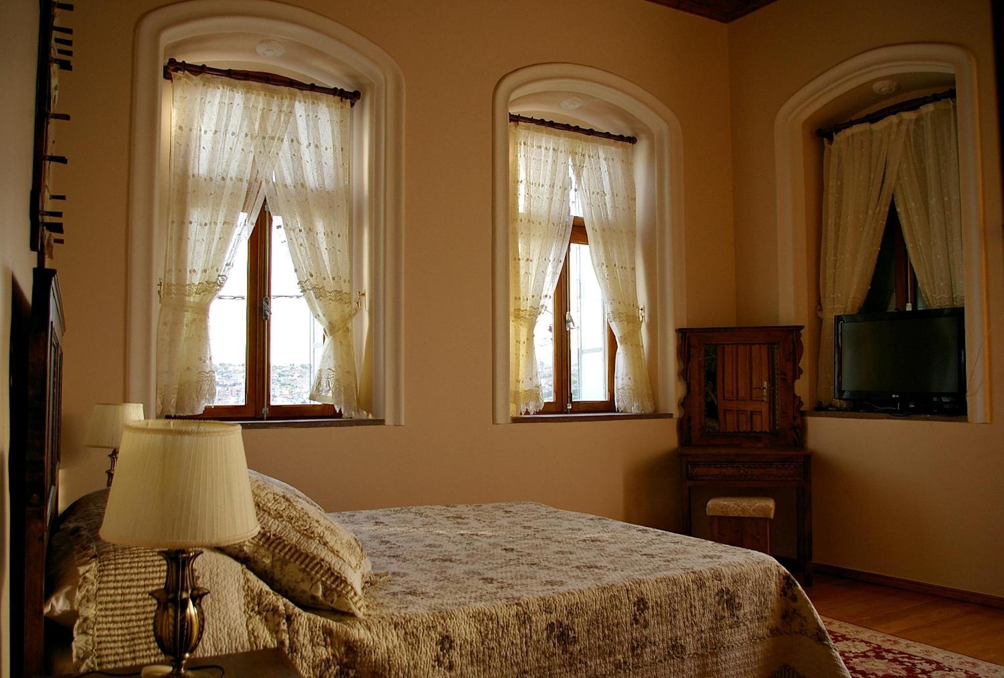 Hera Hotel Бергама Экстерьер фото